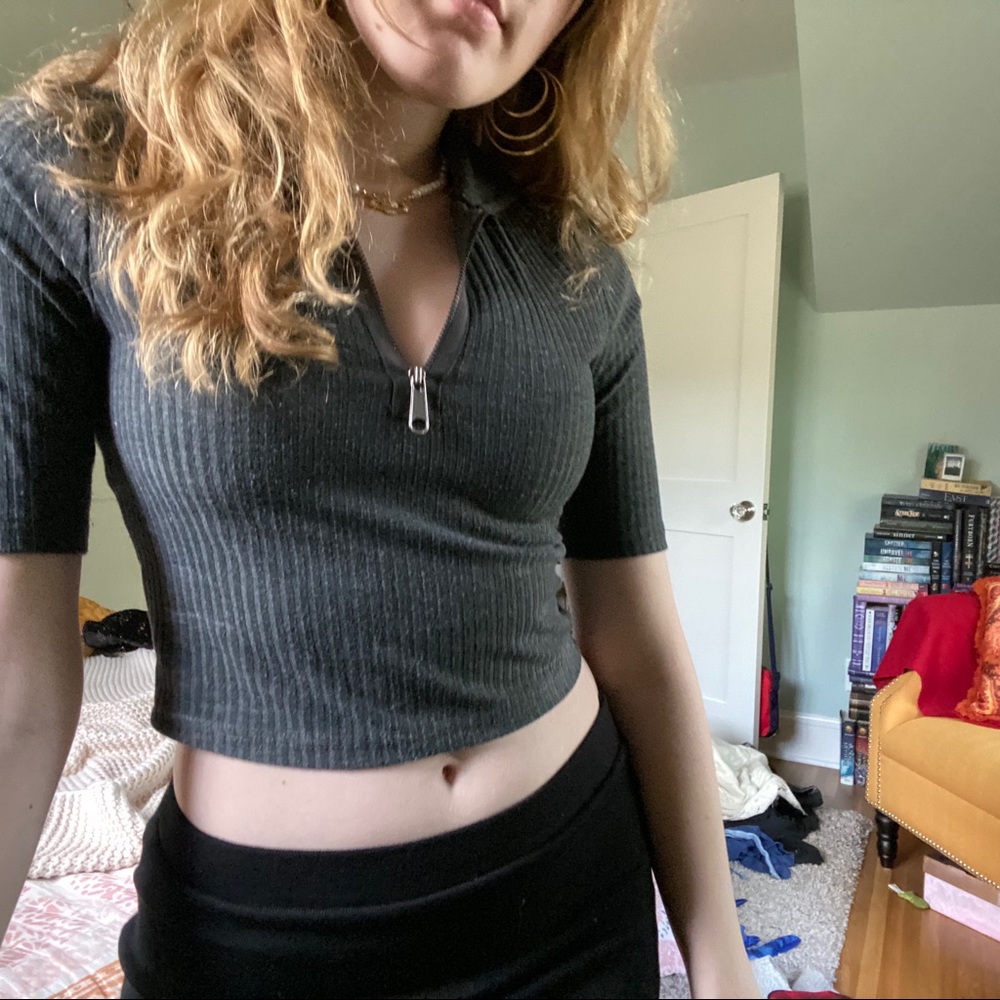 Gray zipper crop top - Picture 4 of 4